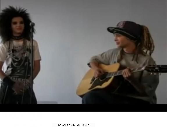Funny pics and funny comment - Te iarta D-zeu B: ah...mama ce hot e aia bruneta - Kaulitz Twins