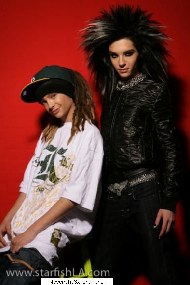 Funny pics and funny comment - B: uitate la blonda aia T: muica dar ce tate - Kaulitz Twins