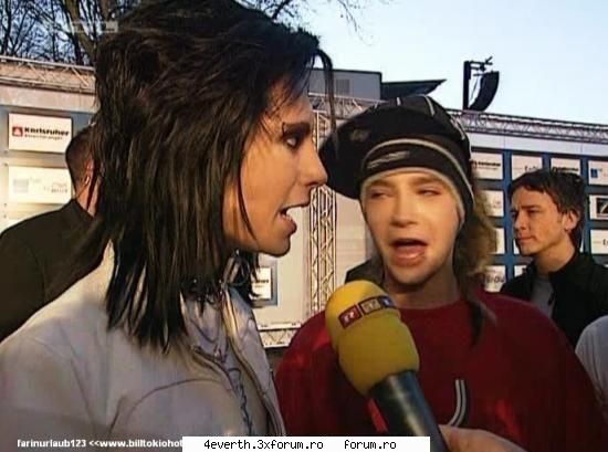 Funny pics and funny comment - B: Pai , aaa....a.....aaaa.... T - Kaulitz Twins