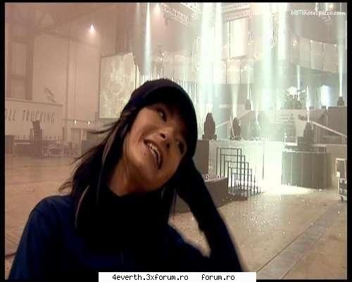 Funny pics and funny comment - B: M-am inselat ! Nu-i asa ca treceti cu vederea - Kaulitz Twins