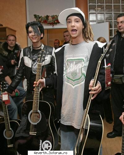 Funny pics and funny comment - T: lume, lume, chitari Tokio Hotel de vanzare!! - Kaulitz Twins