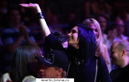 Funny pics and funny comment - Fanele: Bill ai grija de tine acolo pe Titanic! - Kaulitz Twins