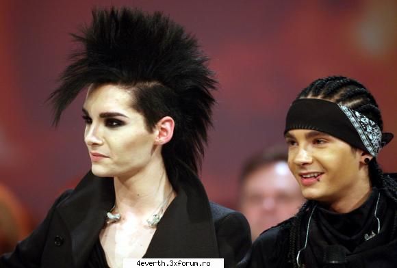 Funny pics and funny comment - T: ti-am zis ba sa stai la soare,dar tu batman B - Kaulitz Twins
