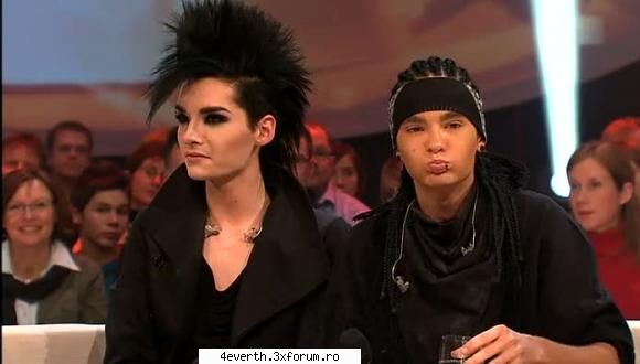 Funny pics and funny comment - T: mi-am pus botox B: i don't know what are you - Kaulitz Twins