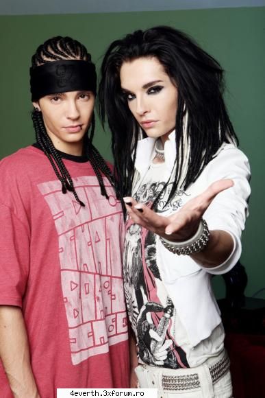 Funny pics and funny comment - B: 0321..suna-ma..sunt fierbinte :> T: ..piei - Kaulitz Twins
