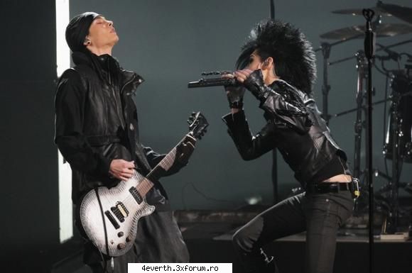 Funny pics and funny comment - T: oooh yeah B: fara orgasm pe scena! T: taci..mm - Kaulitz Twins