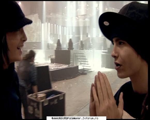 Funny pics and funny comment - T rog sa-mi dai avionul inapoi! B !hA !Acum e al - Kaulitz Twins