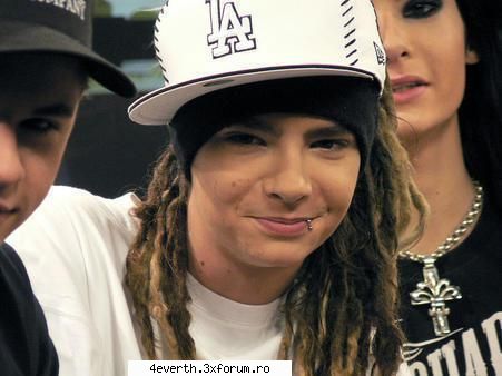Photos - Damn cat de adorabil e - Tom Kaulitz