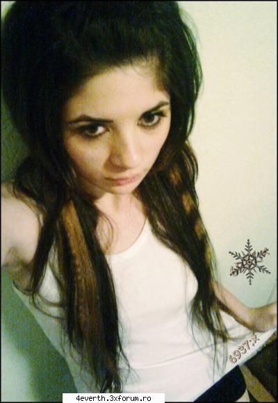 ~tatyanna !!!~ ~fă mai stii cand&nbsp; cica duceai baie sa.ti tapezi parul ziceam nuu bine